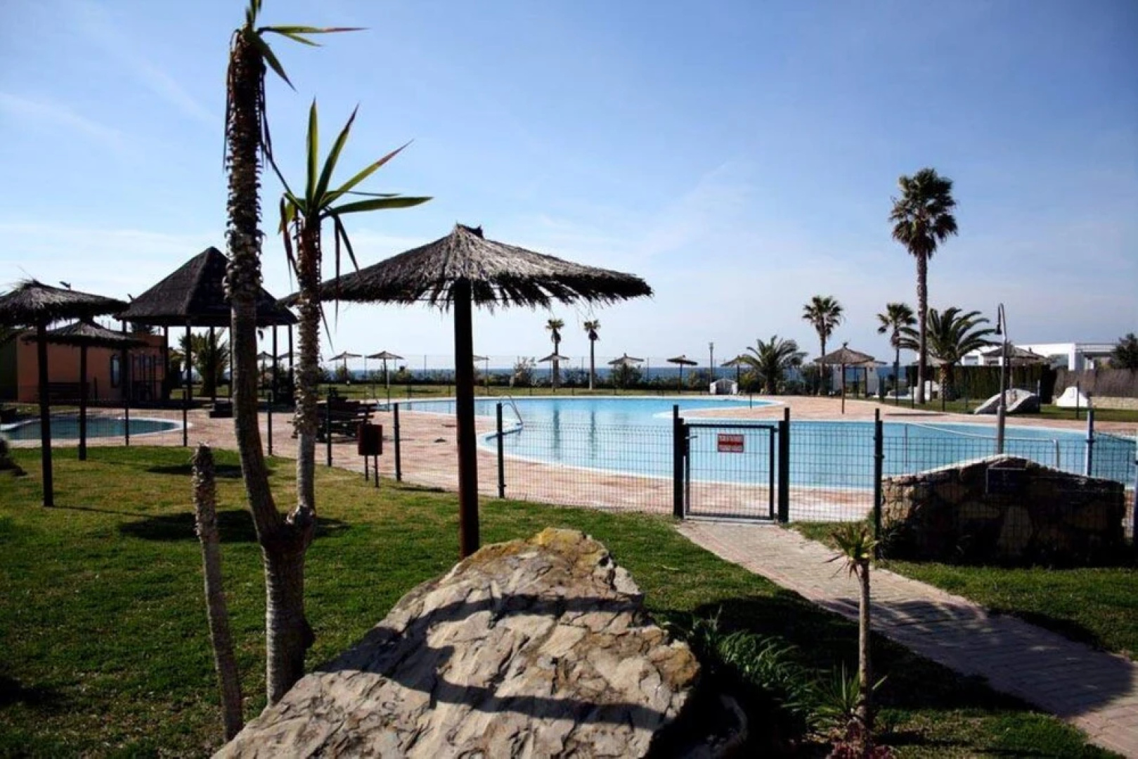 Apartment - 2 Bedrooms with Pool and Sea views - 107777