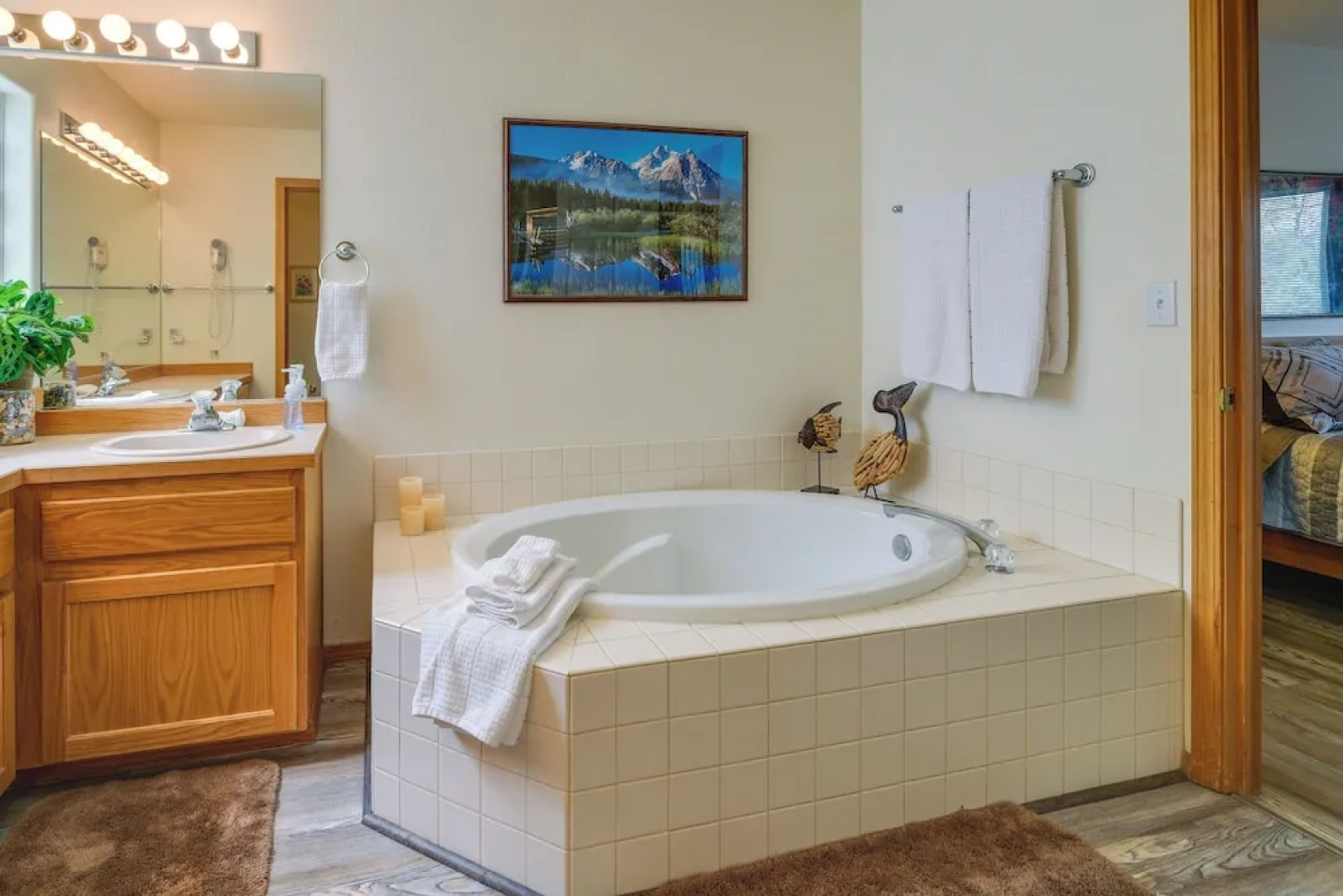 Resort-style Klamath Falls Home, Golf Course View!