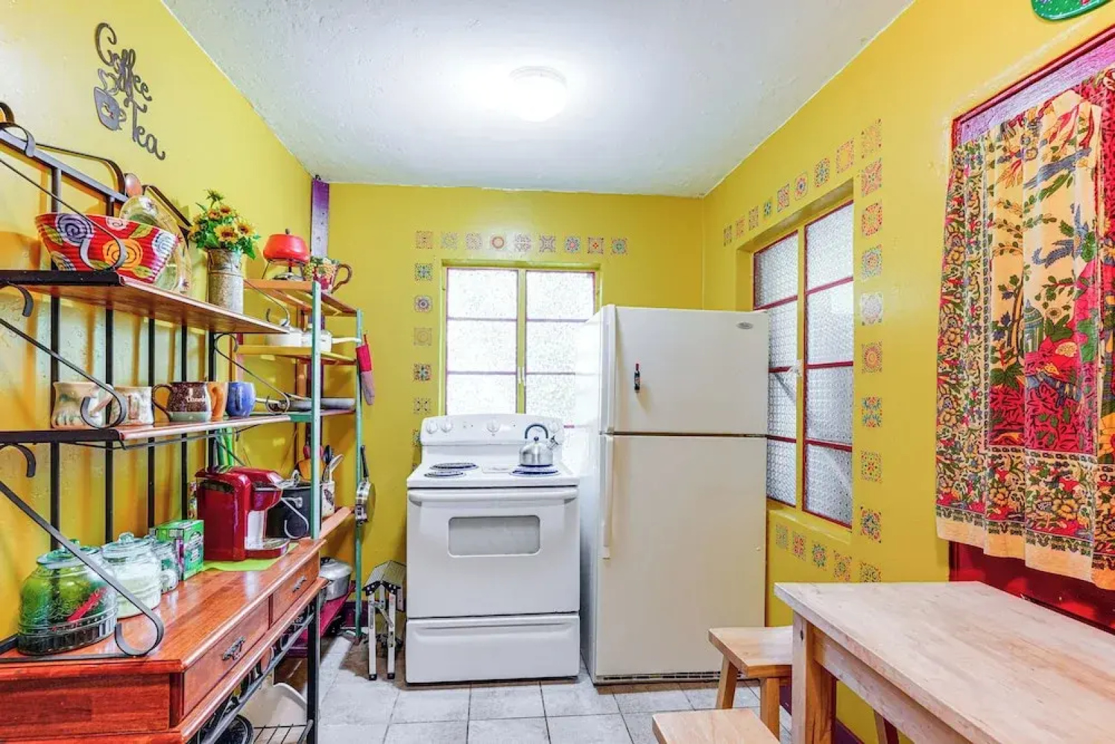 Near Tampa Attractions: Boho Bungalow on 20 Acres!