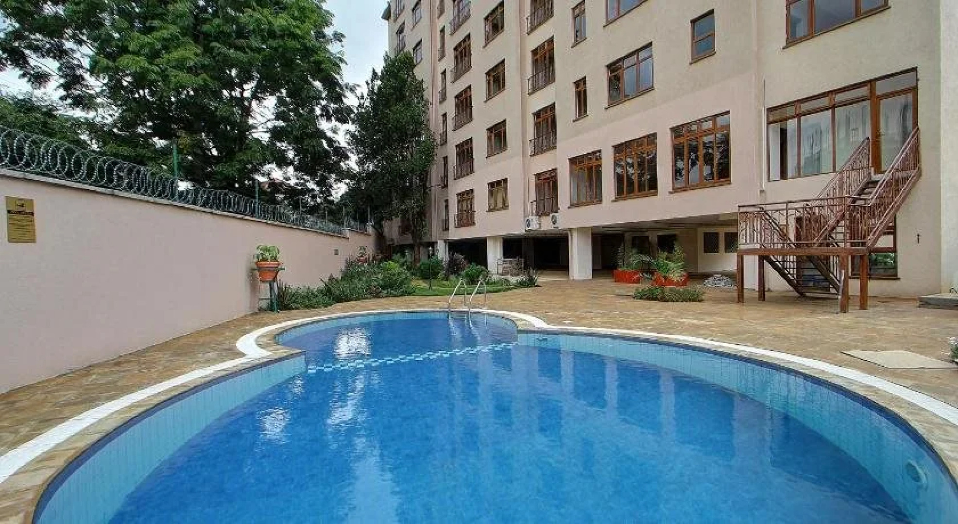 Fenesi Gardens Apartments