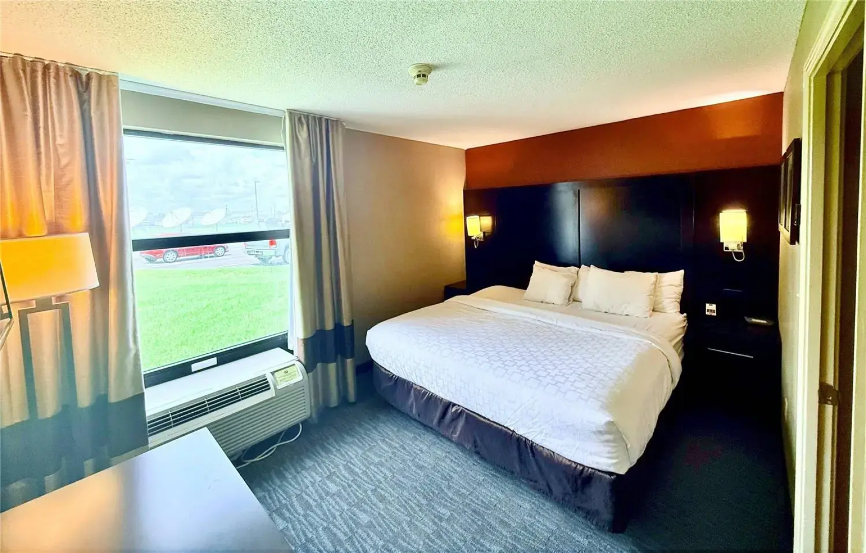 Clarion Inn & Suites Evansville Eastland Area