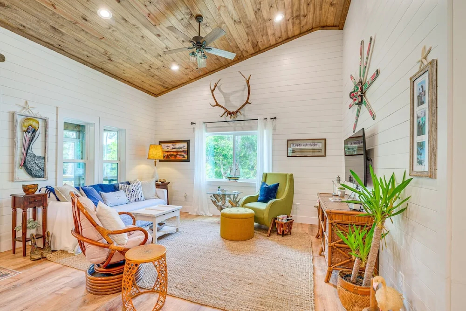 Stilt-style Cottage < 1 Mi to Downtown Yankeetown!