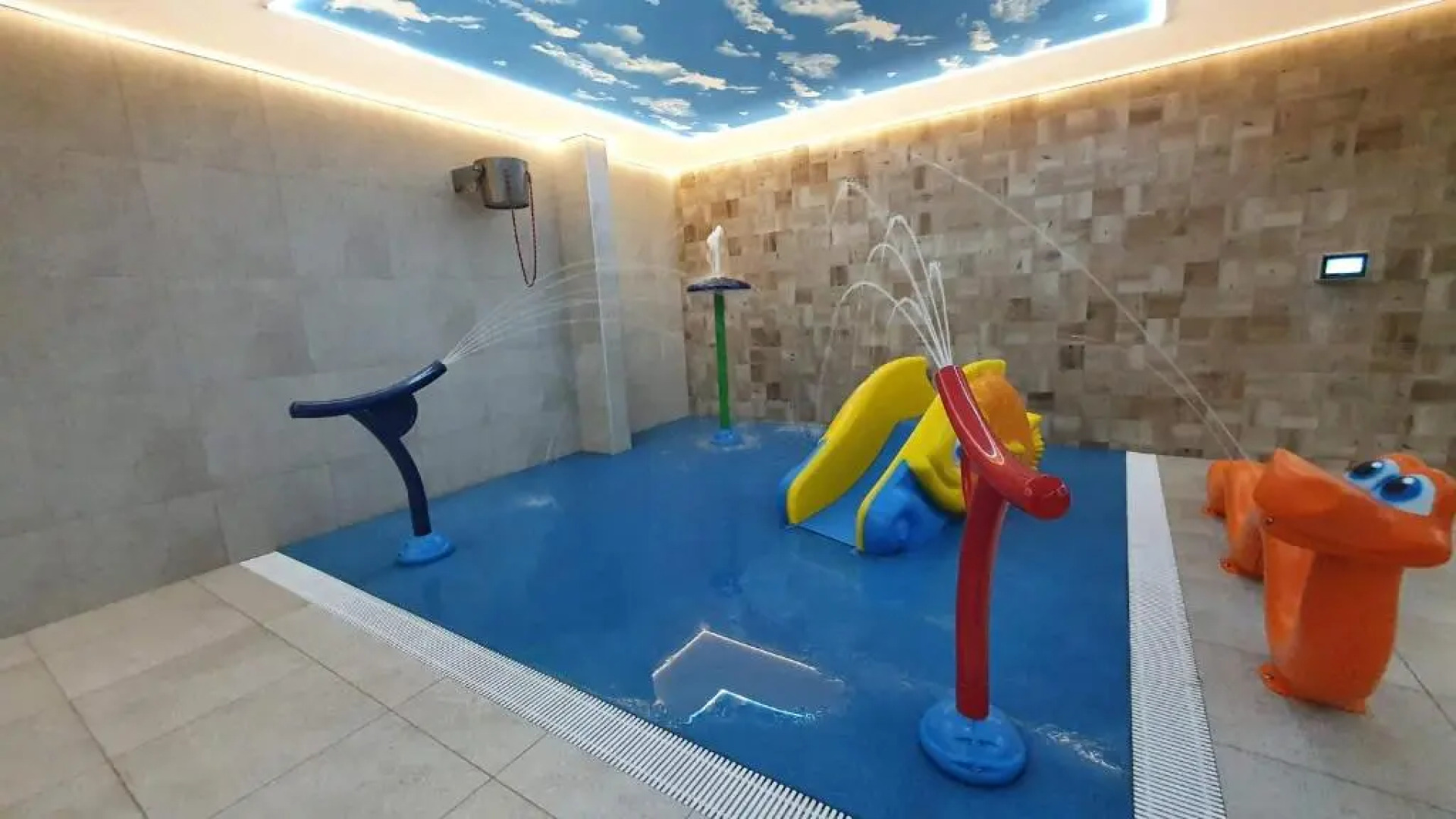 Ośrodek na jeziorem - Radew Rosnowo