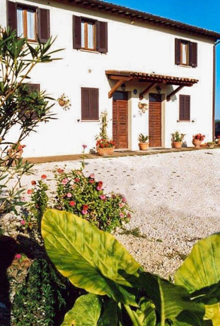 The Ivy Apartment in a Farmhouse