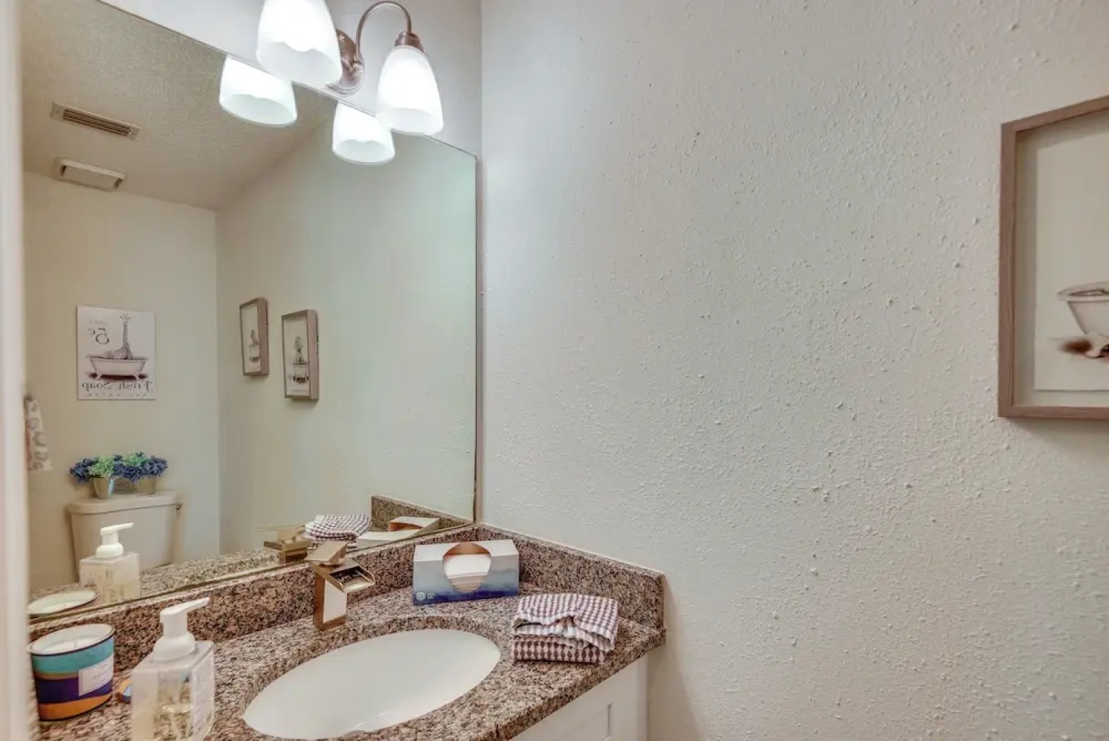 7 Mi to Beach: Pet-friendly Home in Port Orange!