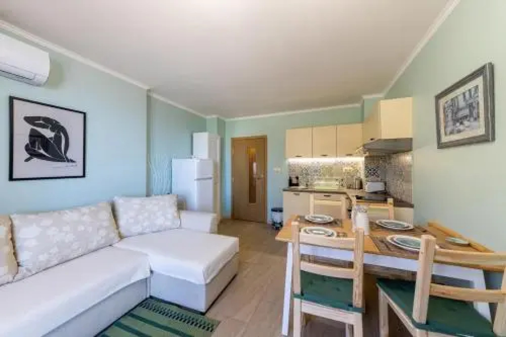 Supreme Beach Apartments