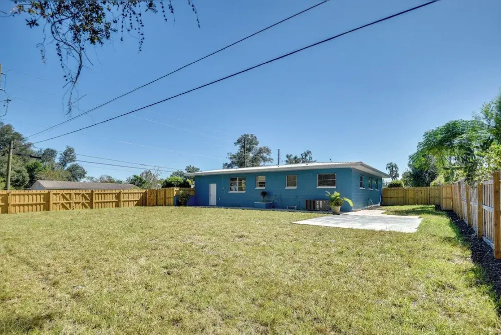 Vibrant Deland House Near Stetson University!