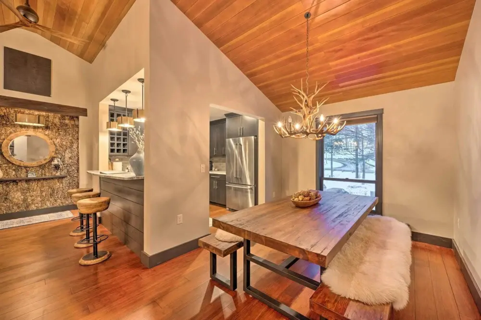 Riverfront Lincoln Condo: 1 Mi to Loon Mountain!
