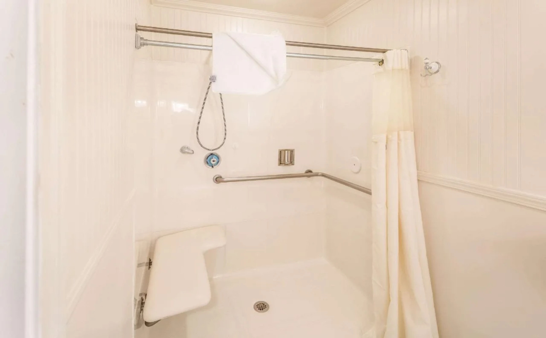 Econo Lodge Inn & Suites Heavenly Village Area