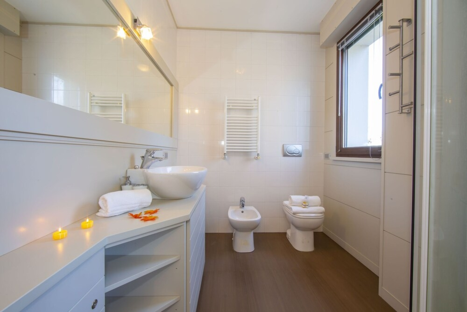 Sole di Meina Pool and Lake View