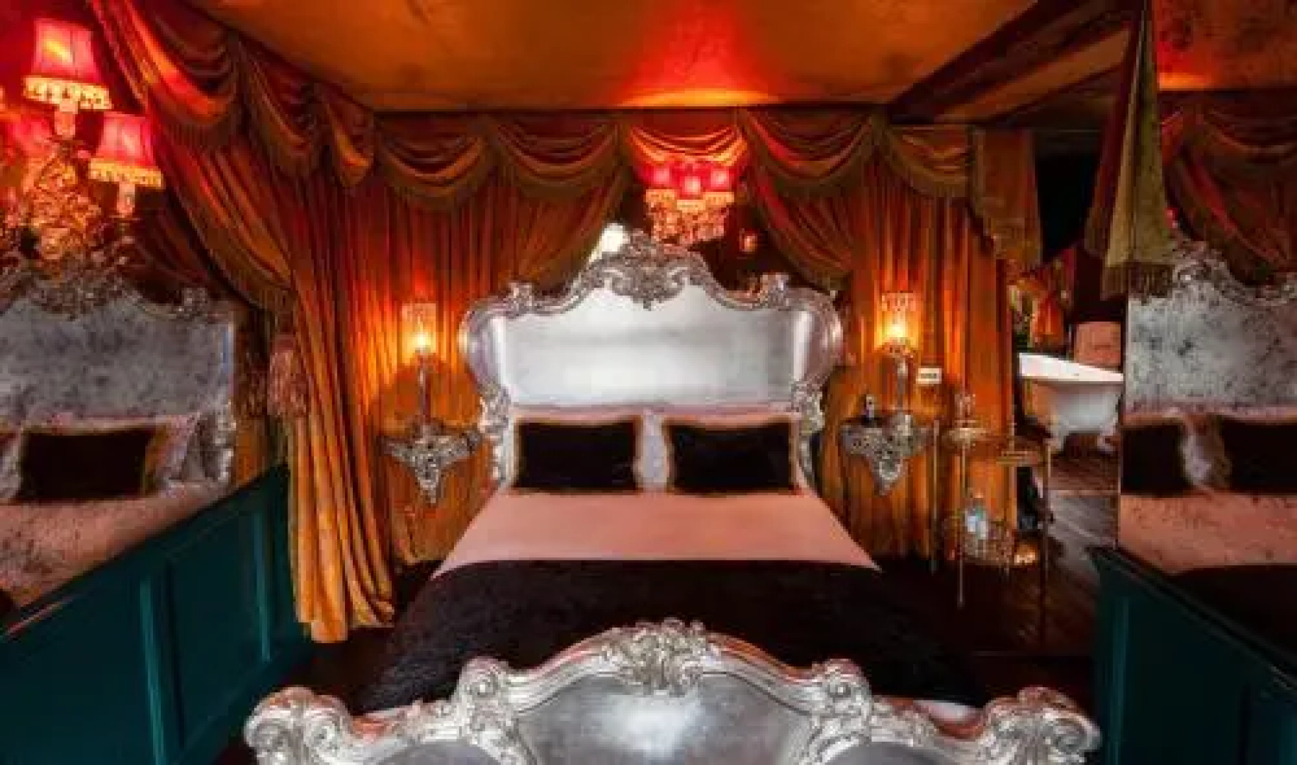 Crazy Bear Hotel-Beaconsfield