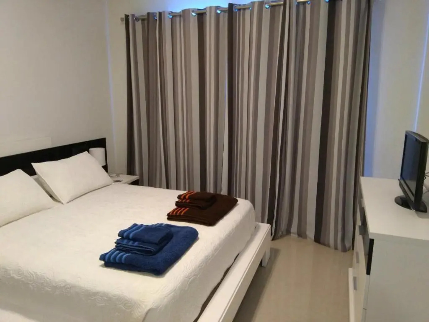 Ocean Front Apartment (WiFi)