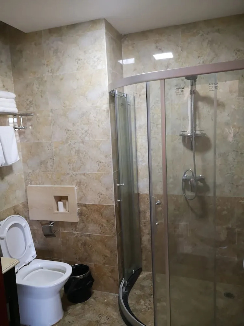 Yanlong Hongshun Hotel