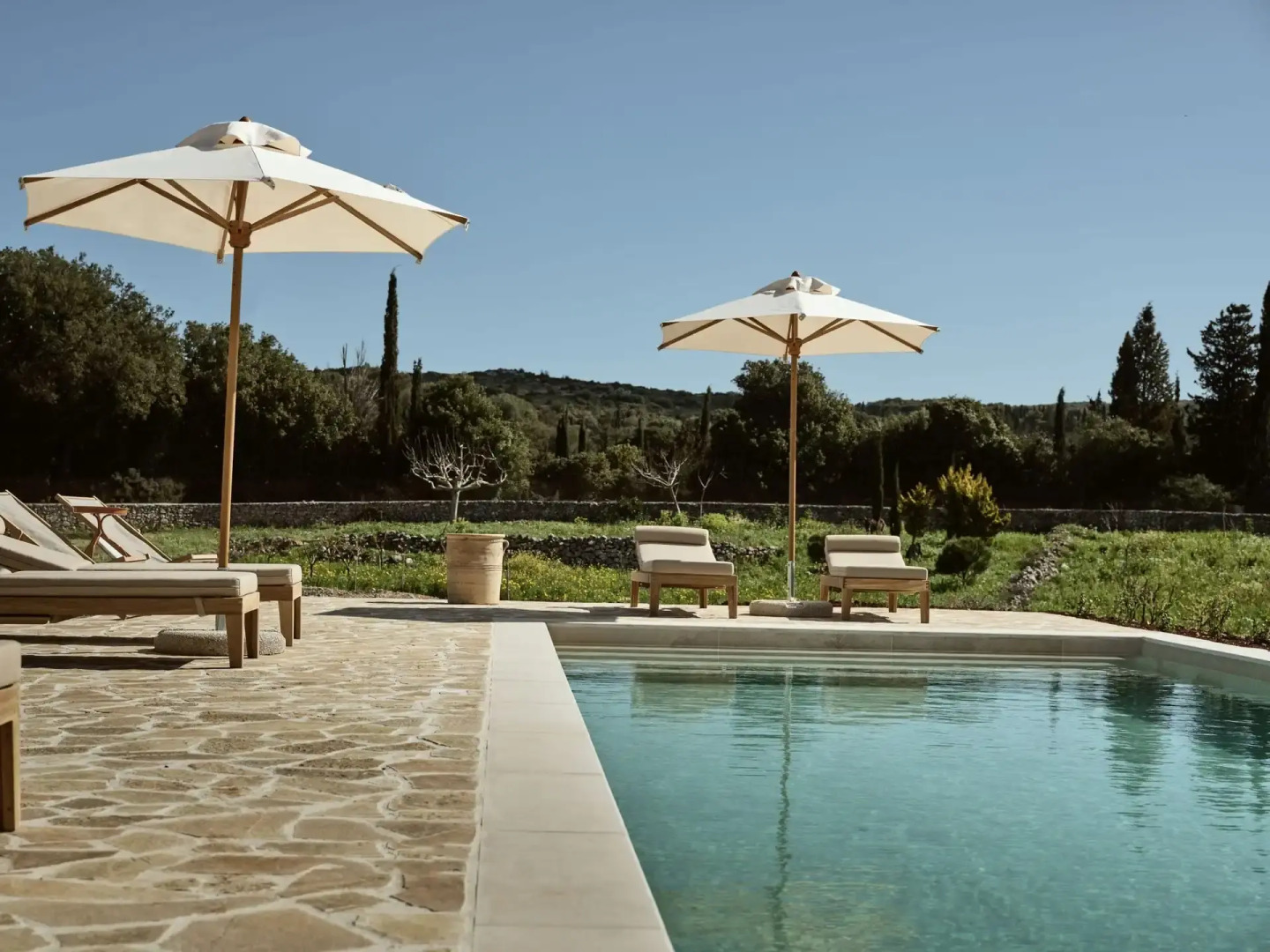 Alkis Farm And Residence