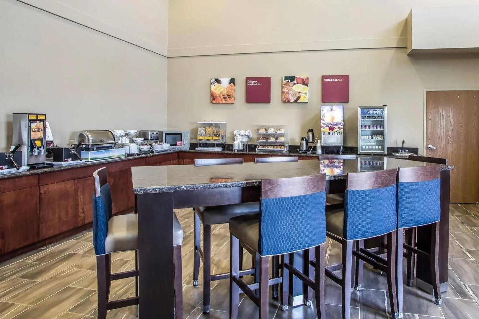 Comfort Suites Delavan - Lake Geneva Area