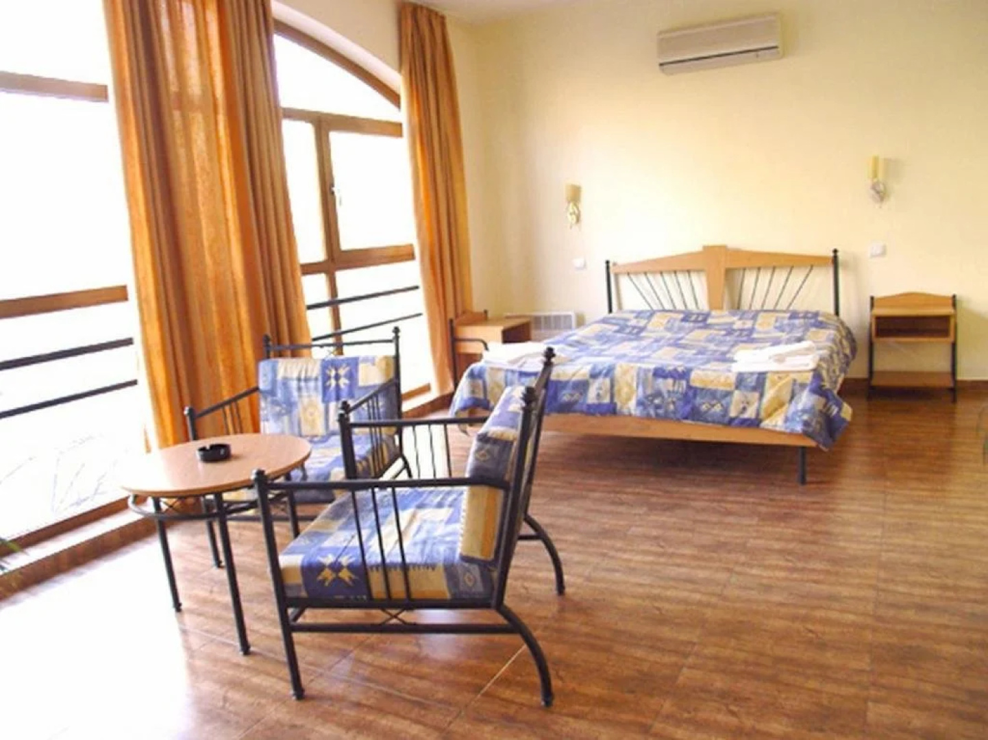 Central Hotel