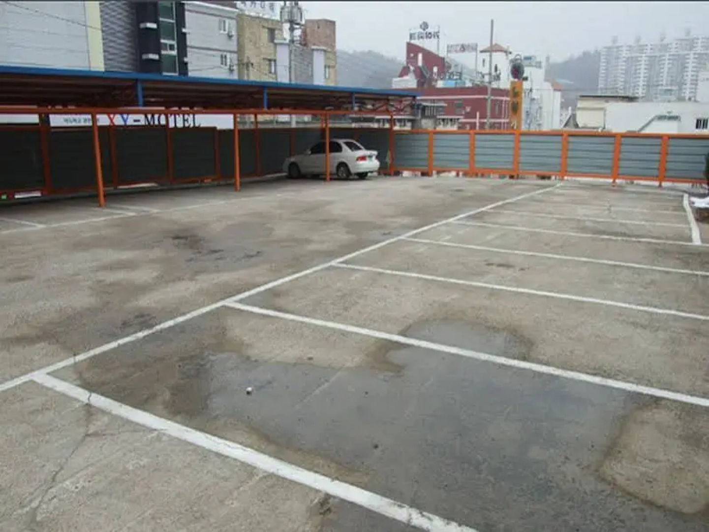 Sunrise Hill Tourist Hotel