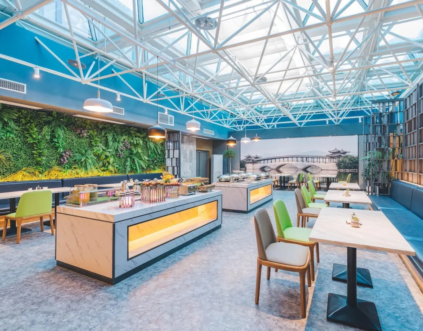 Atour Hotel Wanbang Plaza Hanzhong
