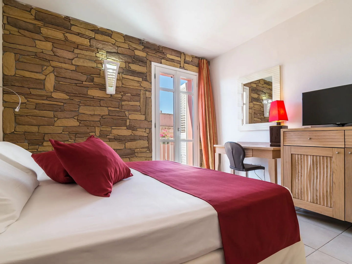 Nichotel