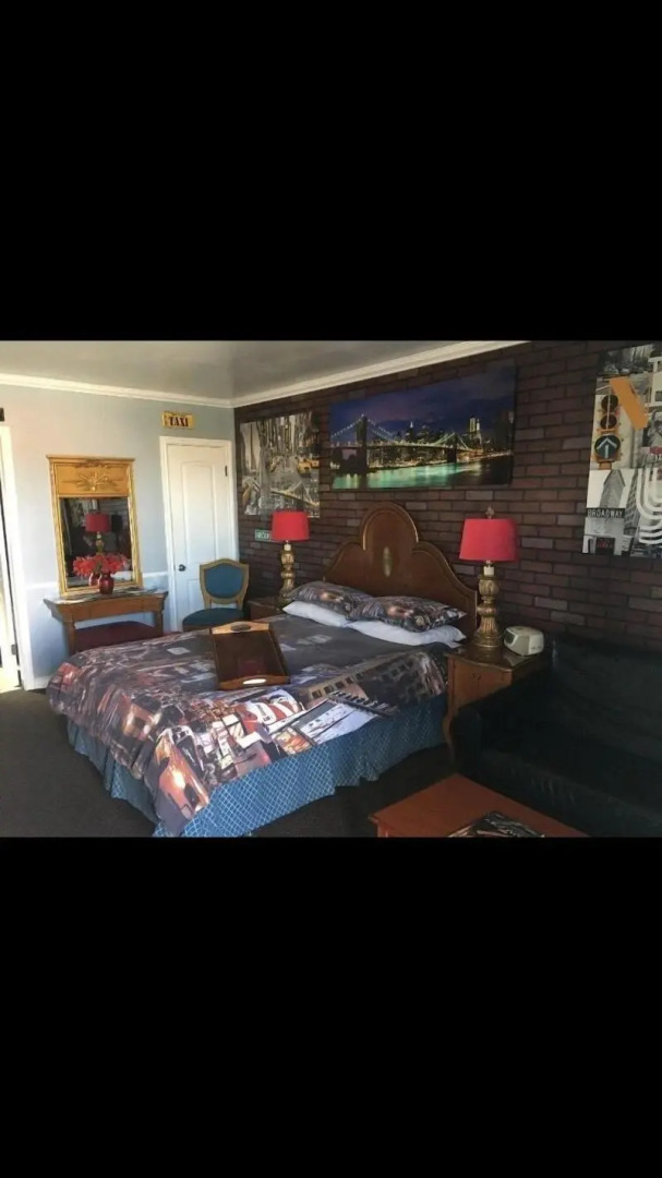 Travel Inn And Suites