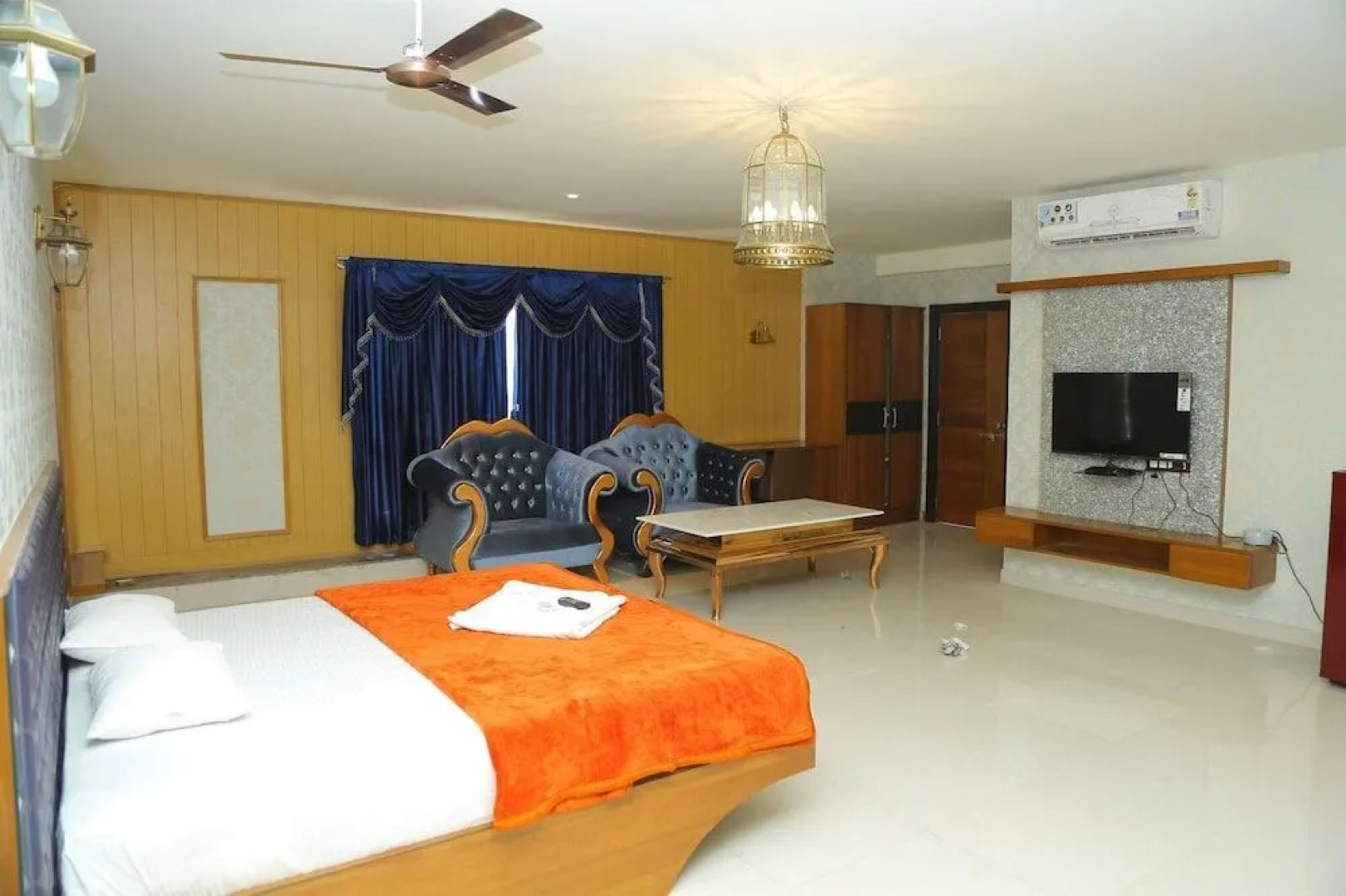 Hotel Santoshi Novatel