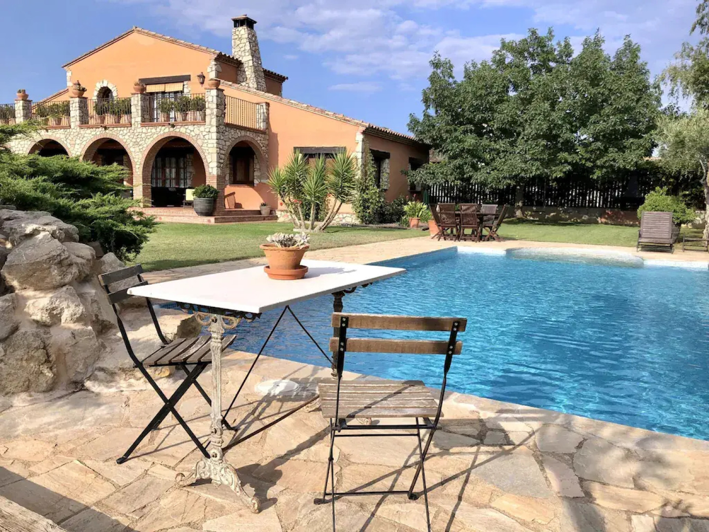 Ideal villa in Peralada with private pool and garden