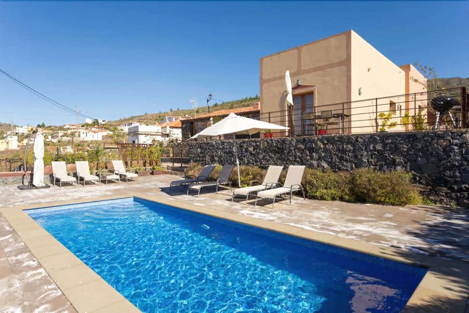 Casa Erques I y II