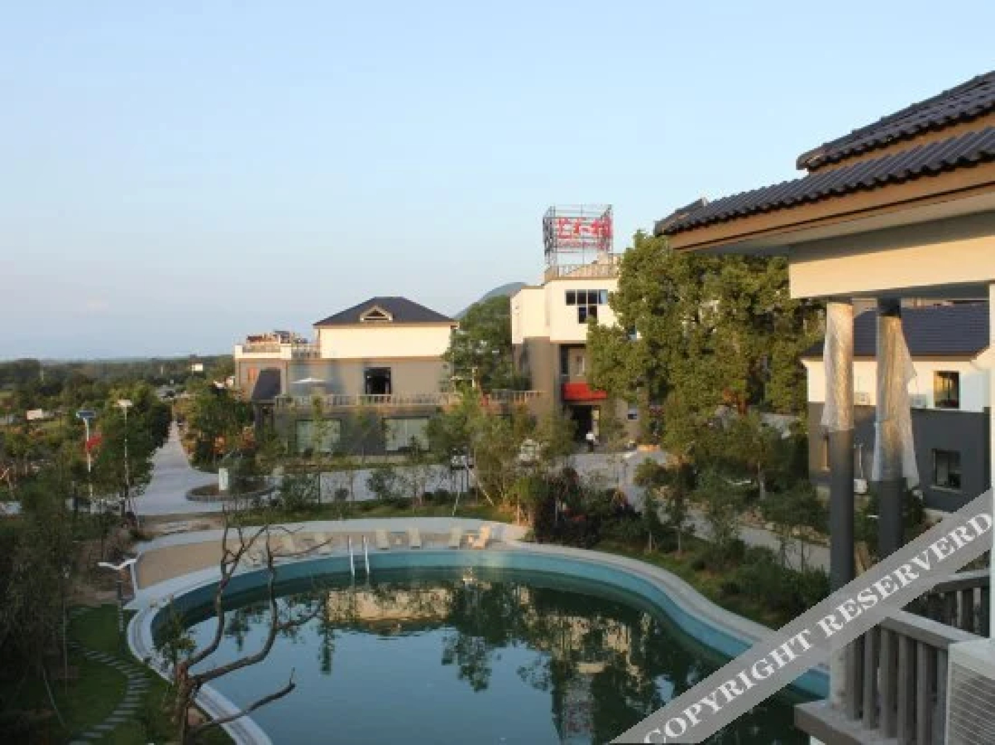 Zaishui Yifang Art Resort