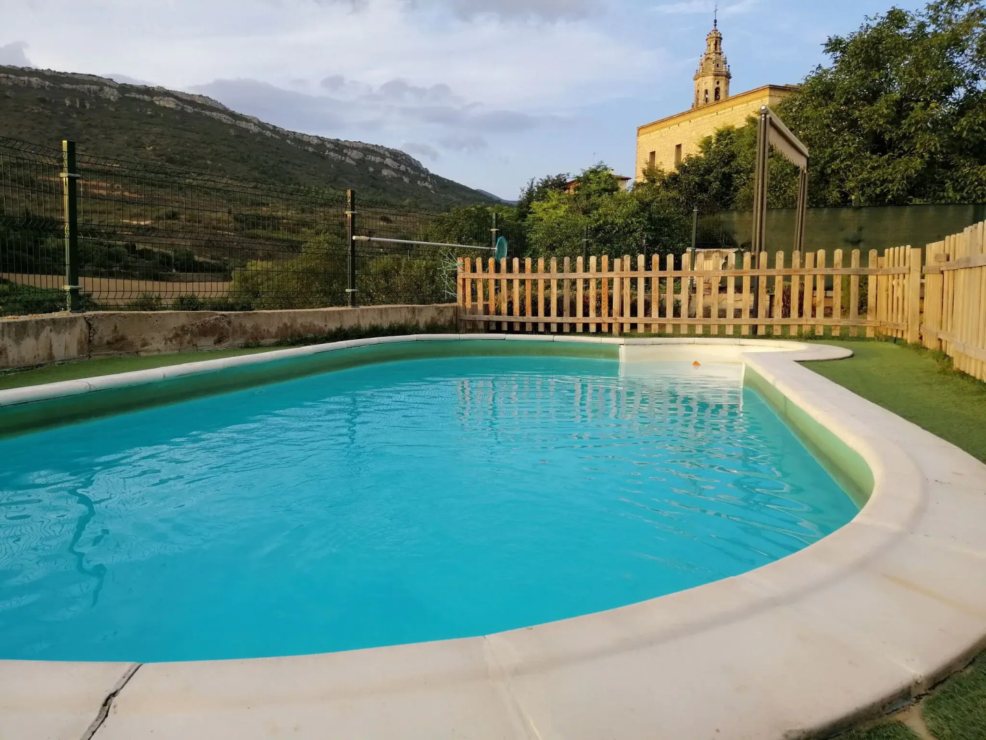 Inviting mansion in Salinillas de Buradón with pool