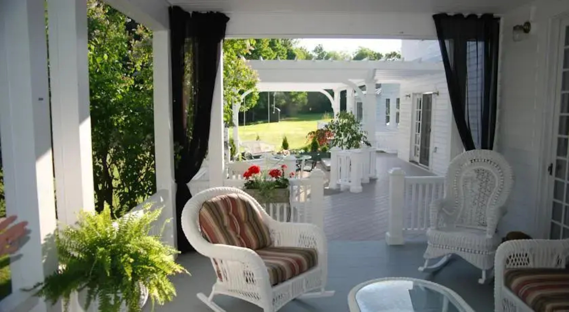 Applewood Manor Bed & Breakfast