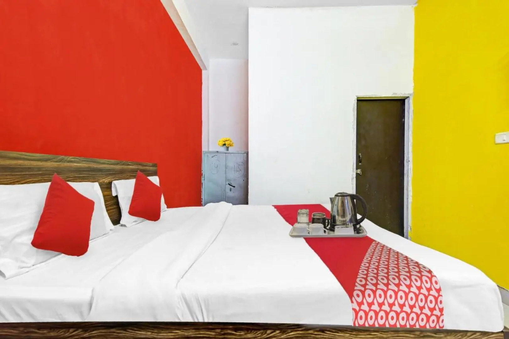 OYO 82775 Radhe Hotel