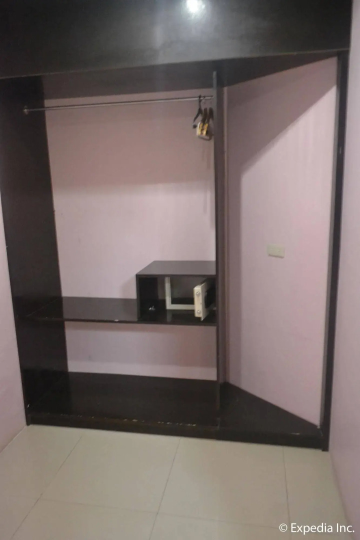 The Q Hotel & Restaurant