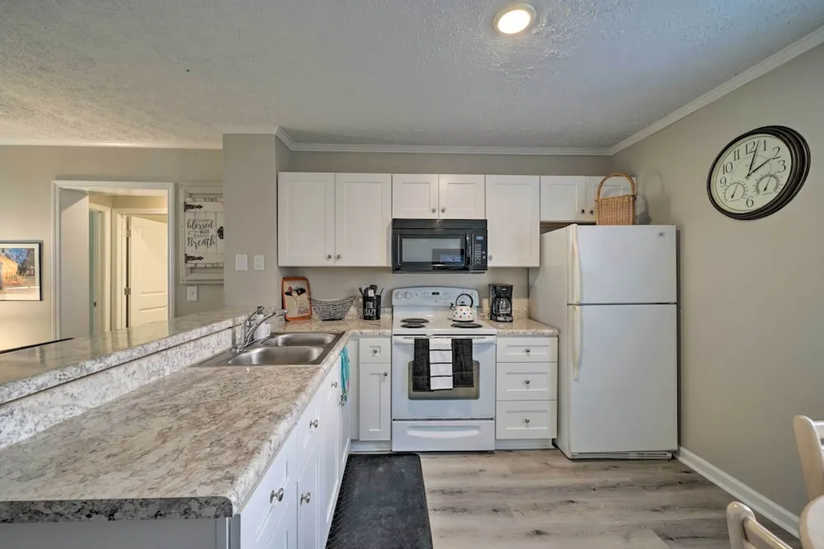 Oceanfront Topsail Beach Retreat - Steps to Shore!