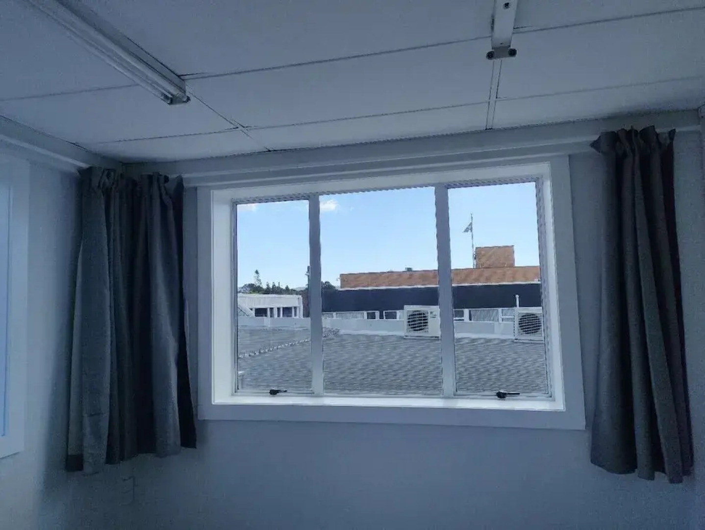 1 Double 1 Single 2 Sofa Beds Suite 2