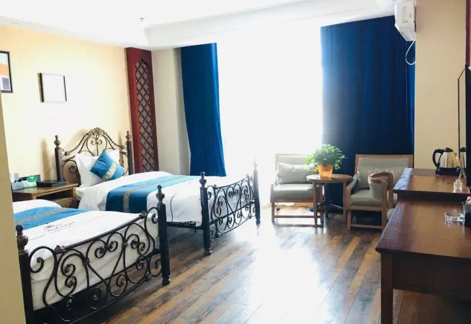 Sunshine Hotel 1st Road (Altay Emerald Bay)