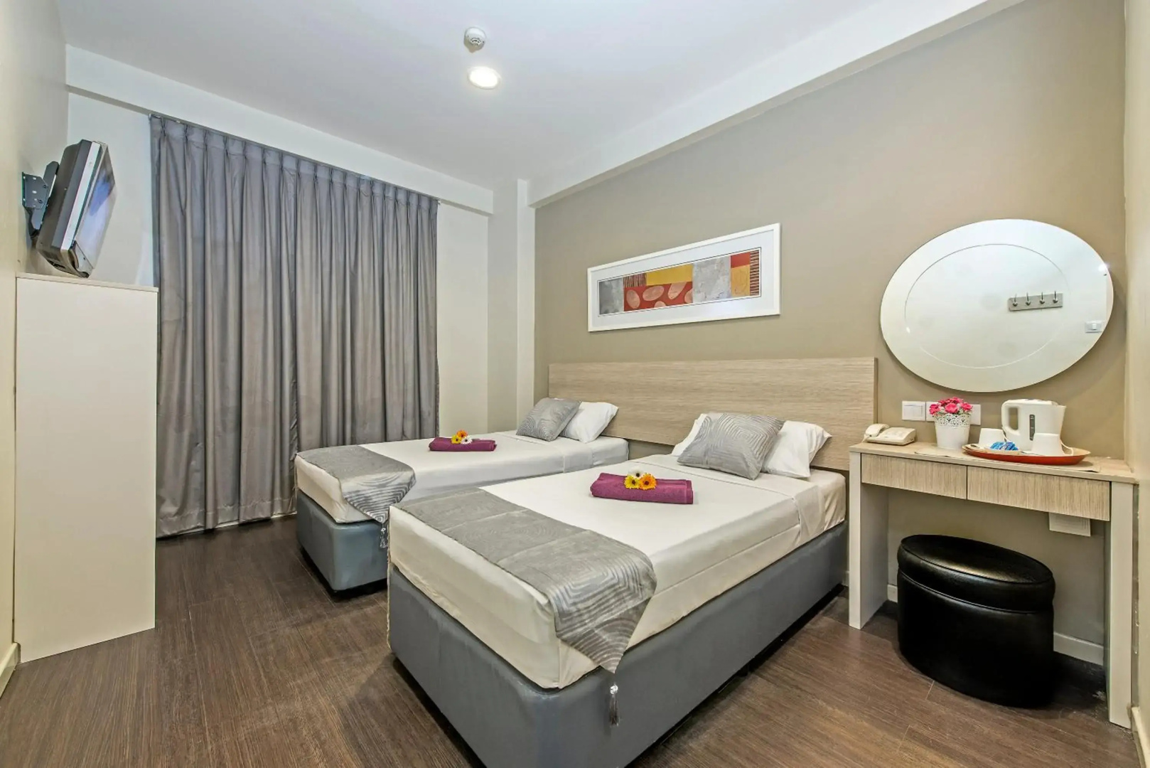 Hotel 81 Lucky