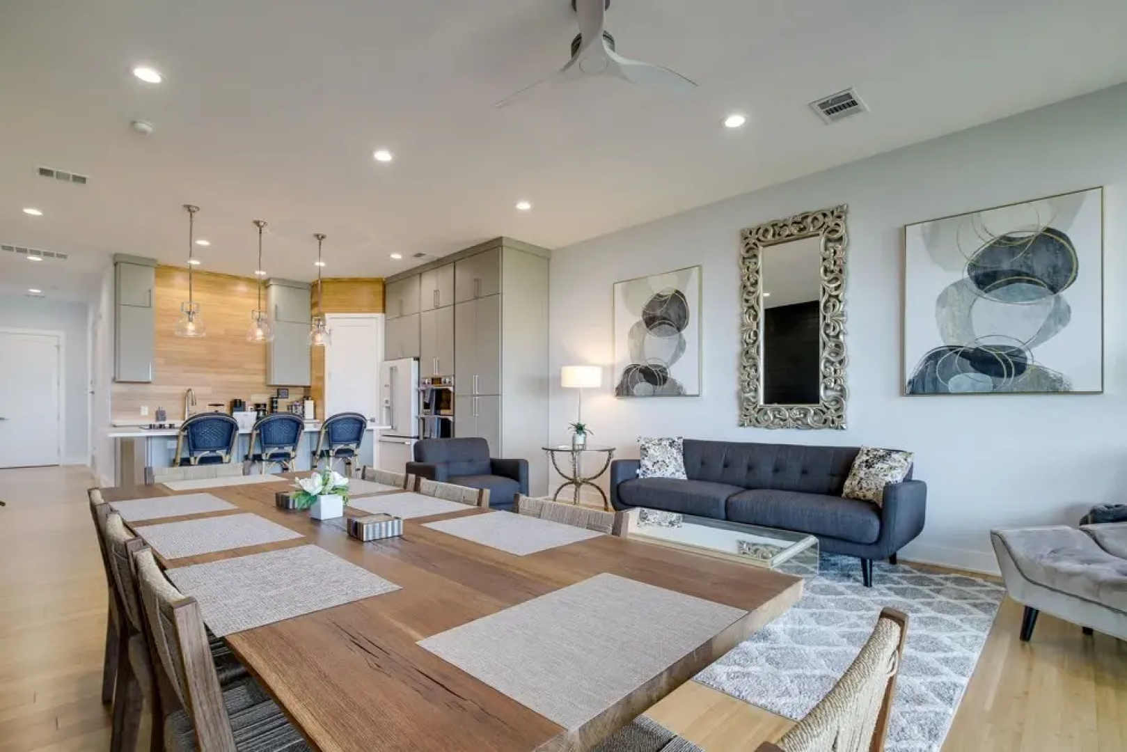 Lago Vista Condo w/ Game Room, Deck & Water Views!