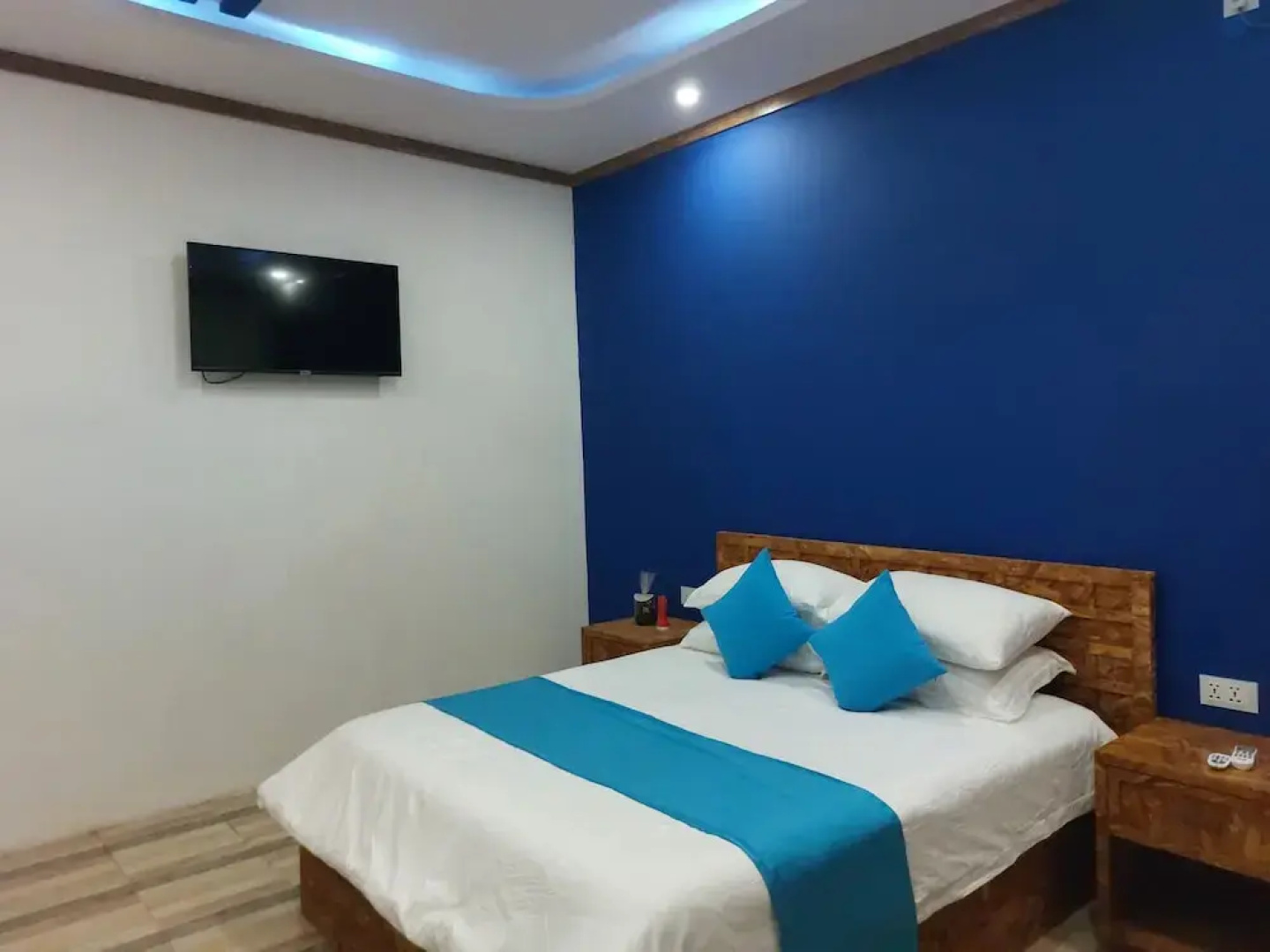 eMzaz Blue Lagoon