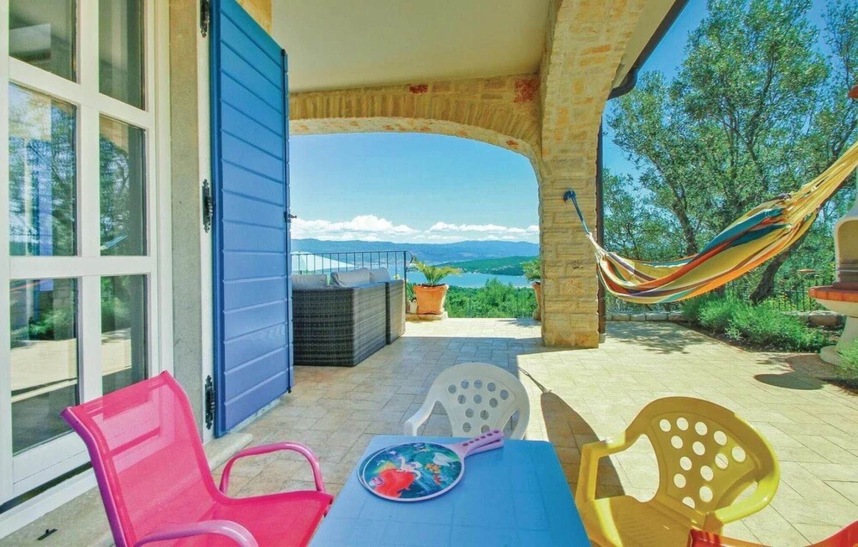 Nice Home in Malinska With Wifi and 5 Bedrooms