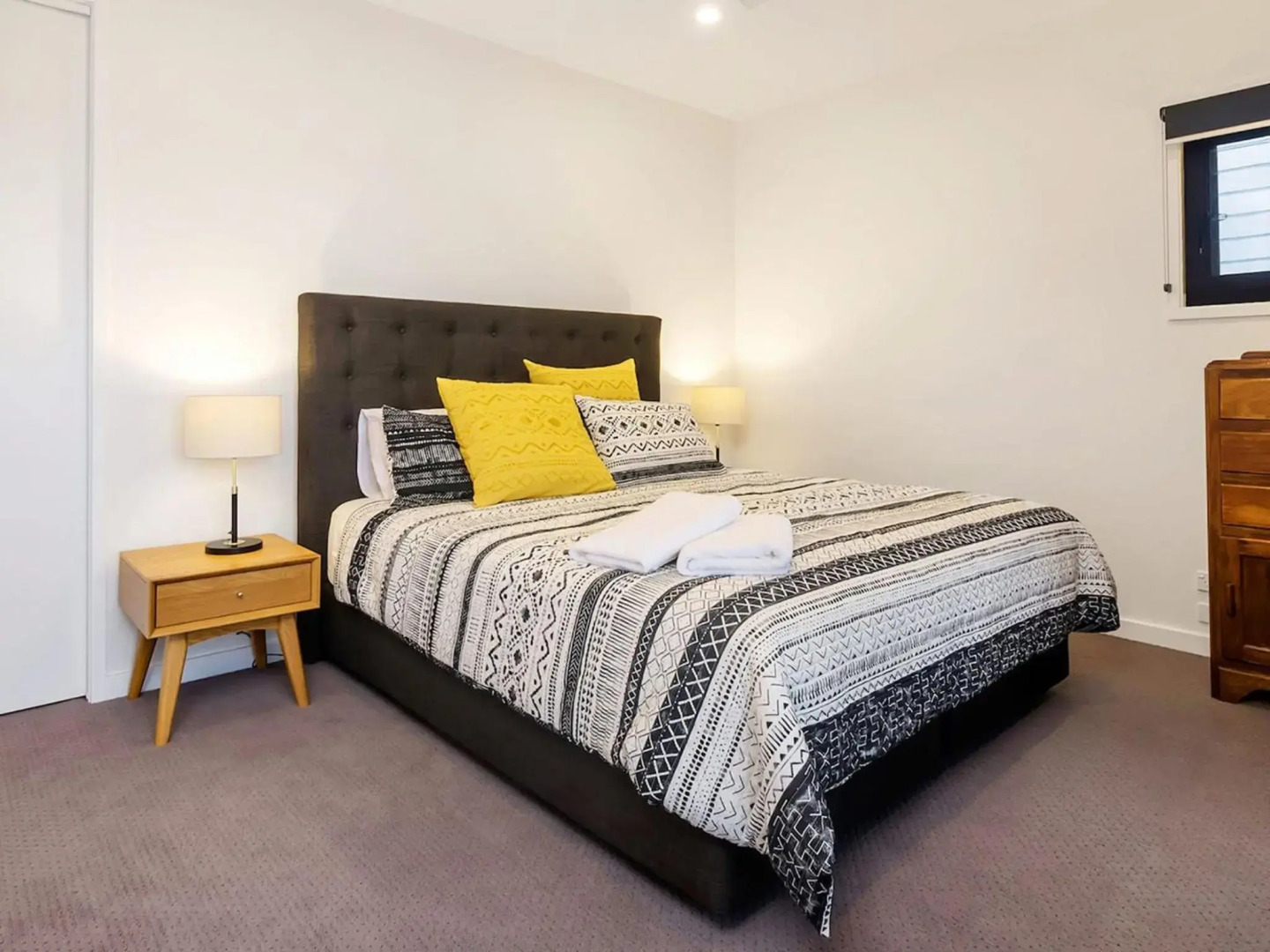 VILLA NOVA Gerroa 4pm check out Sundays