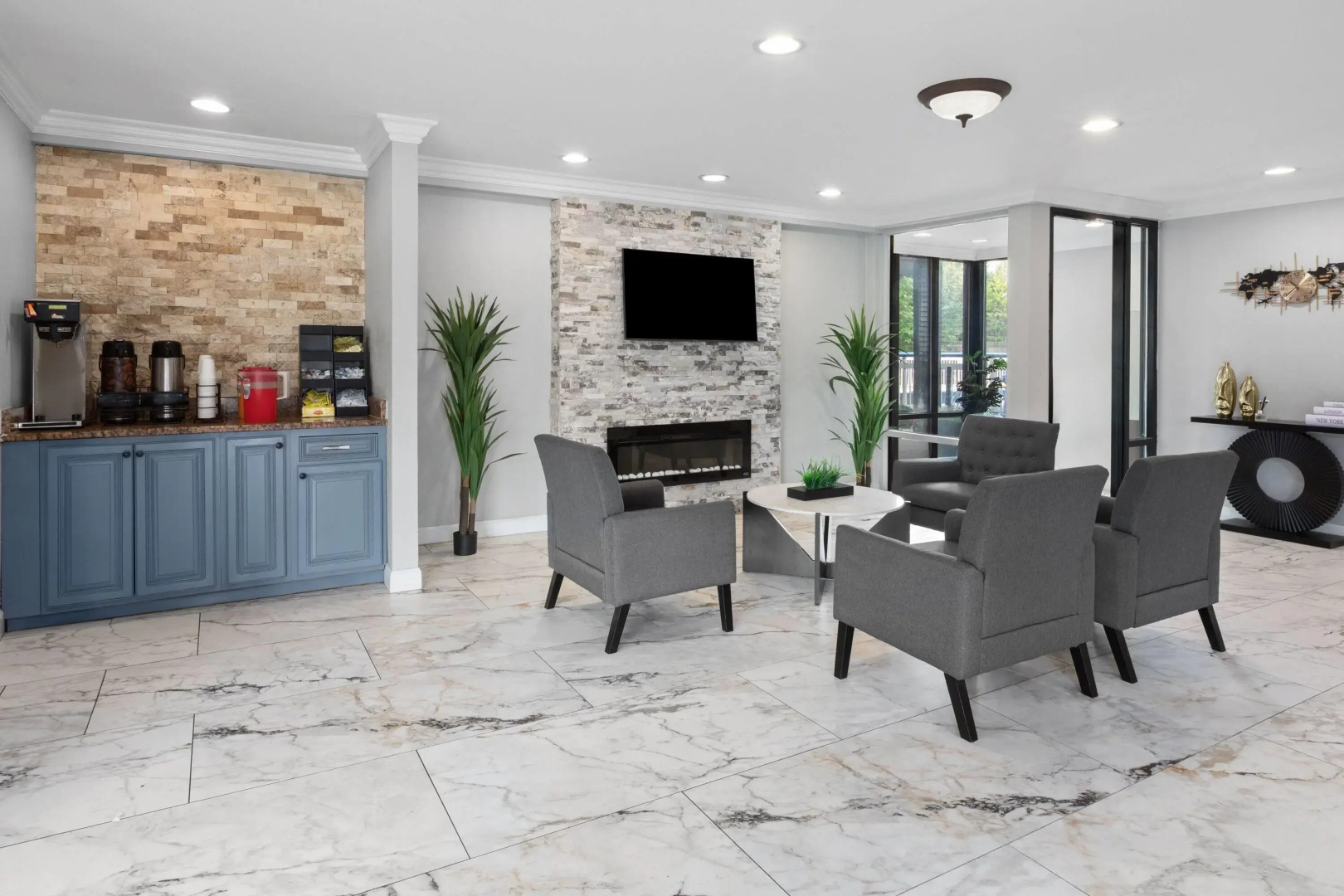 Howard Johnson by Wyndham Romulus Detroit Metro Airport