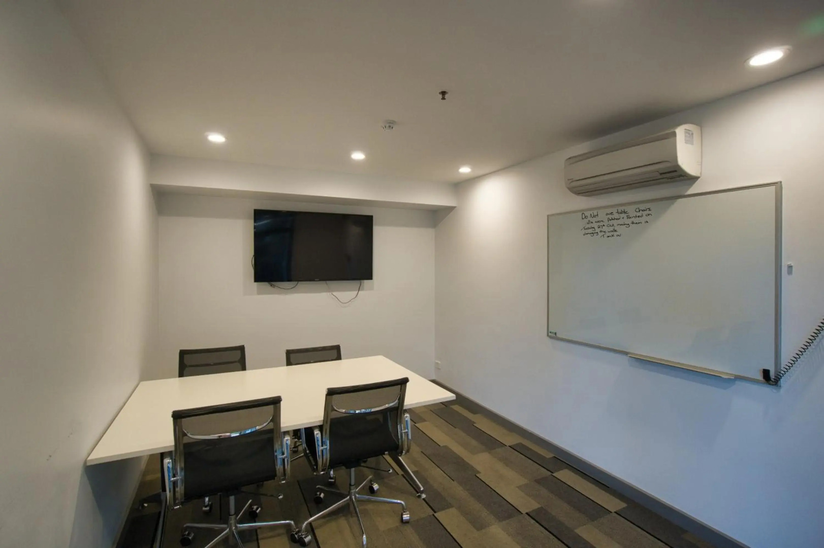 Luxury 2 Bedroom Apartment - Adelaide CBD