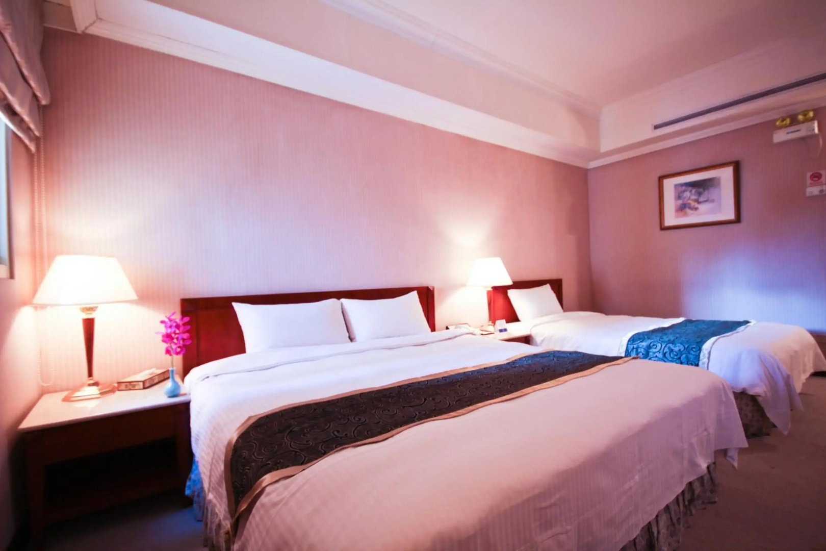 Grand Boss Hotel
