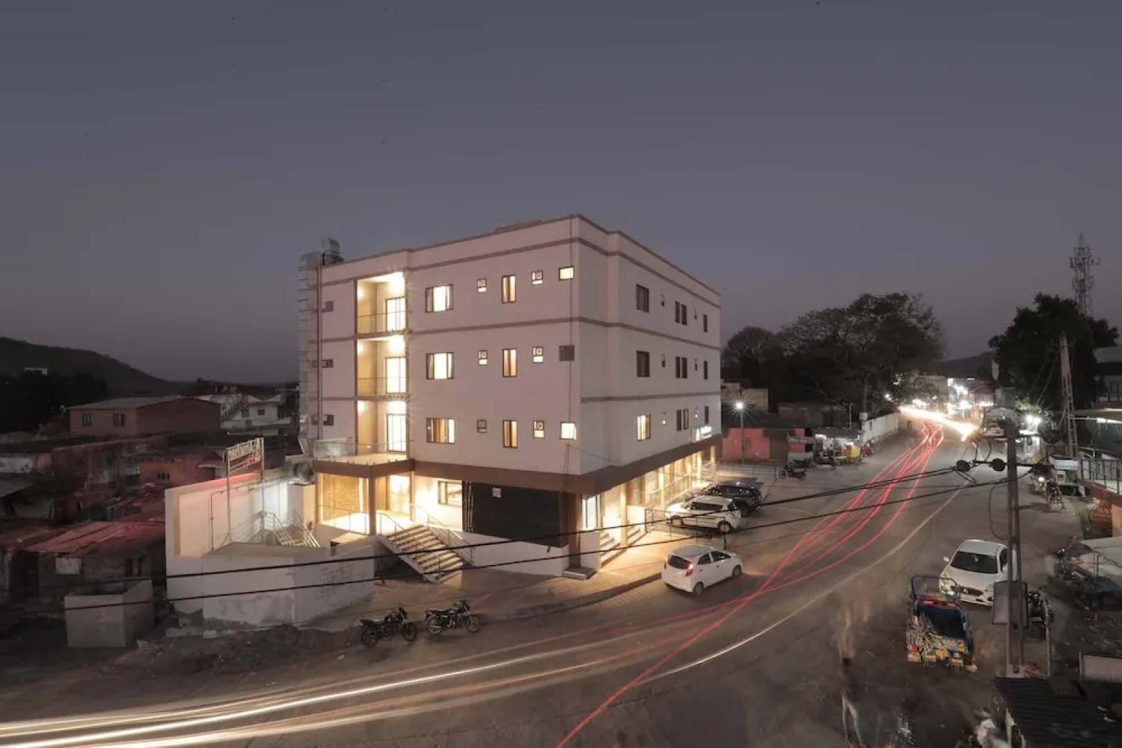 Pride Biznotel Gir Sasan