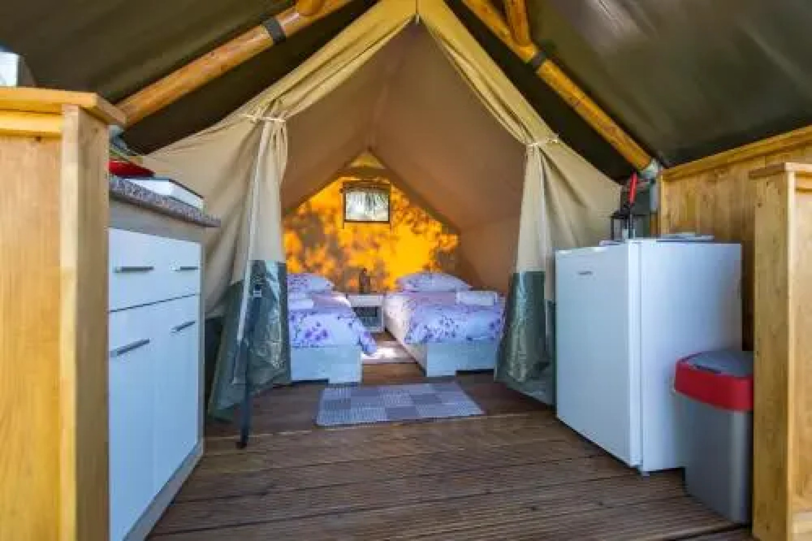 Kamp romantik glamping
