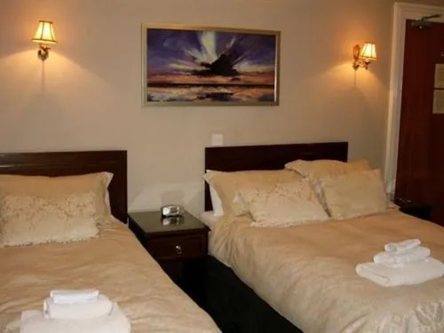 Wood Lodge Hotel