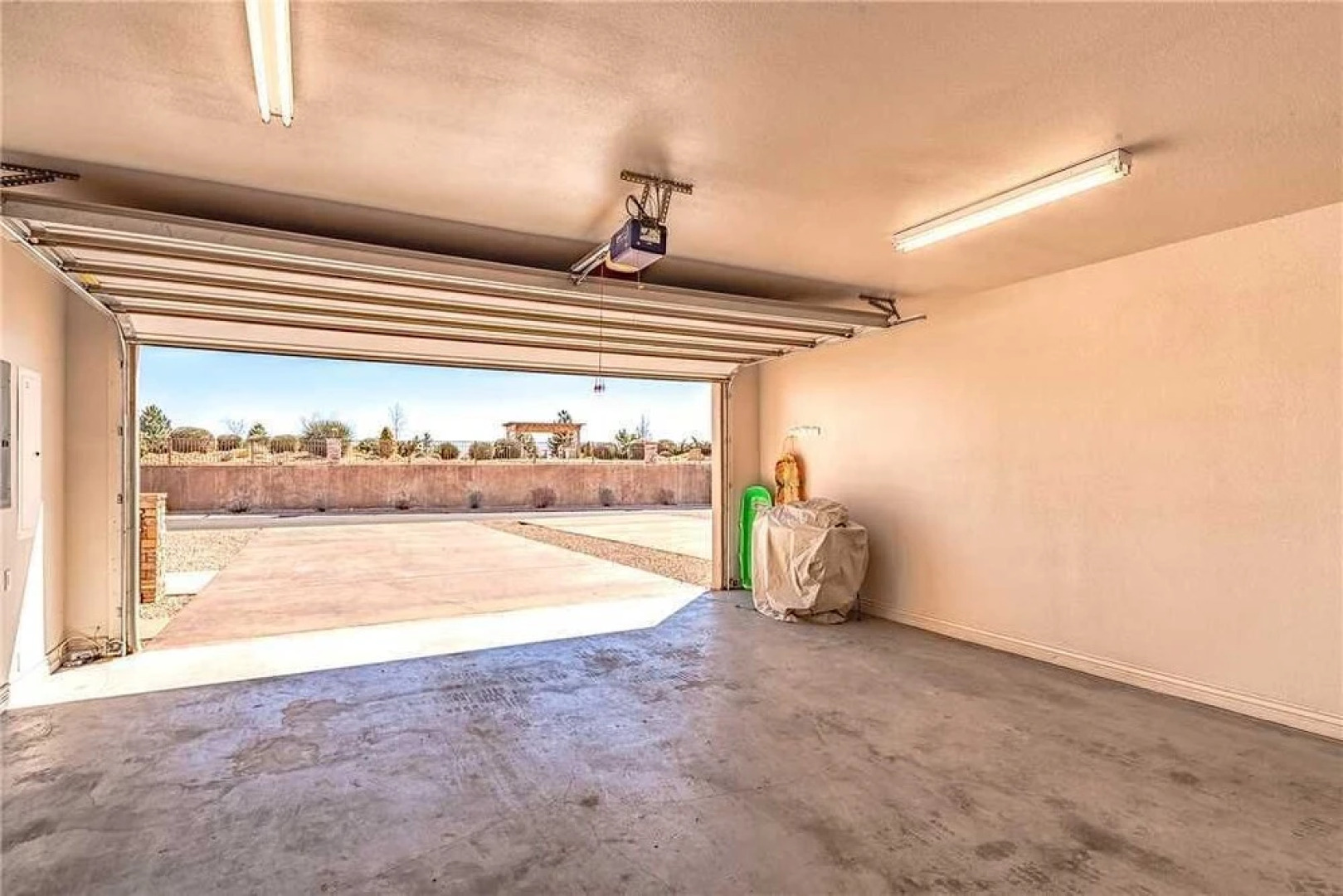 Rainmaker Retreat - Three Bedroom Cabin