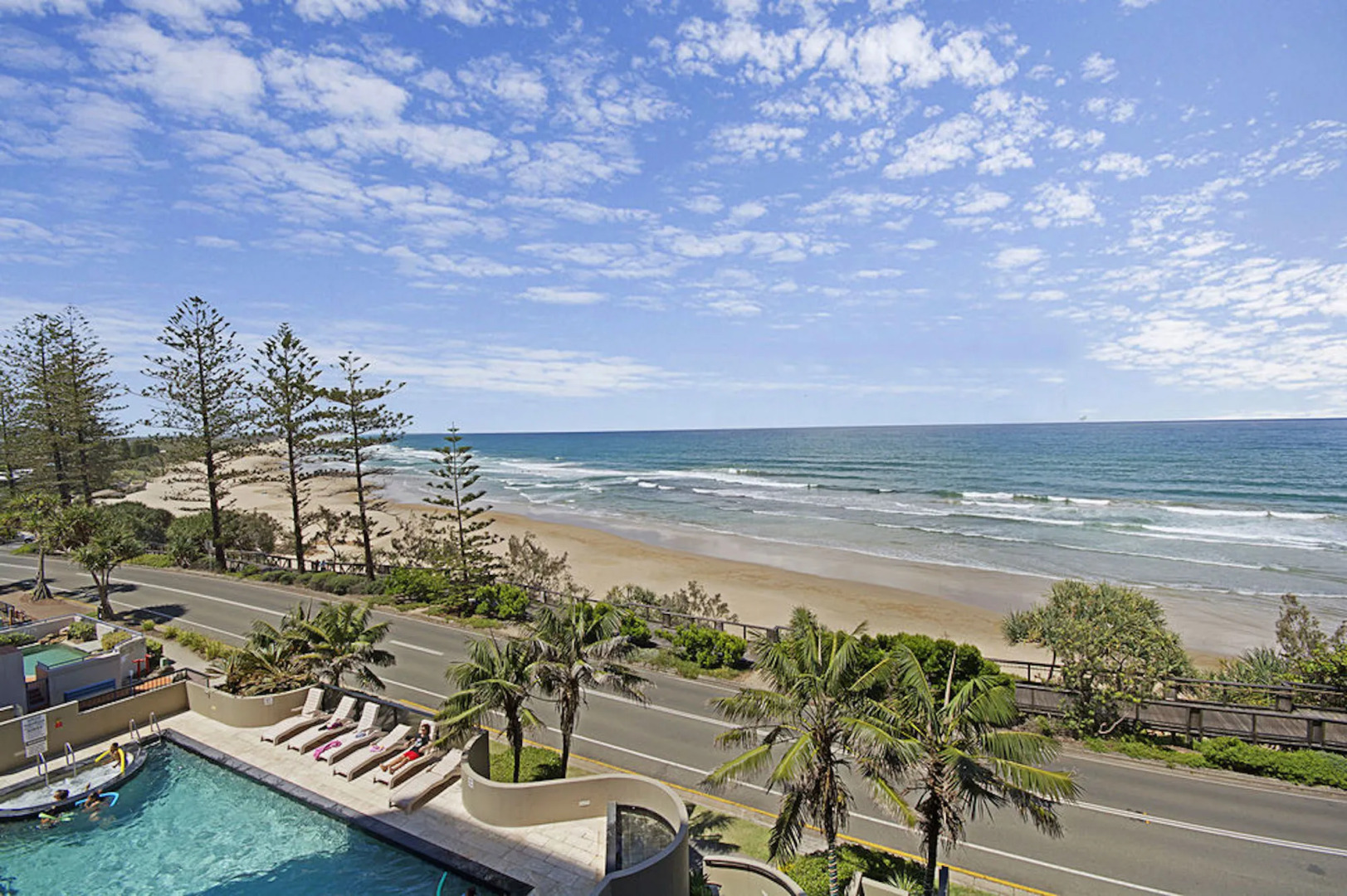 Clubb Coolum Beach Resort