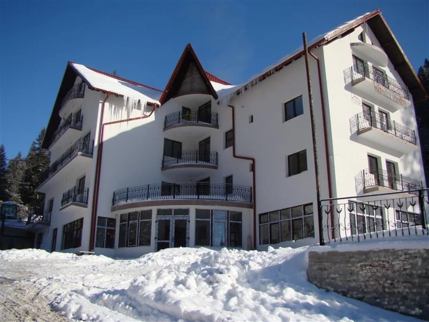 Hotel Piscul Negru