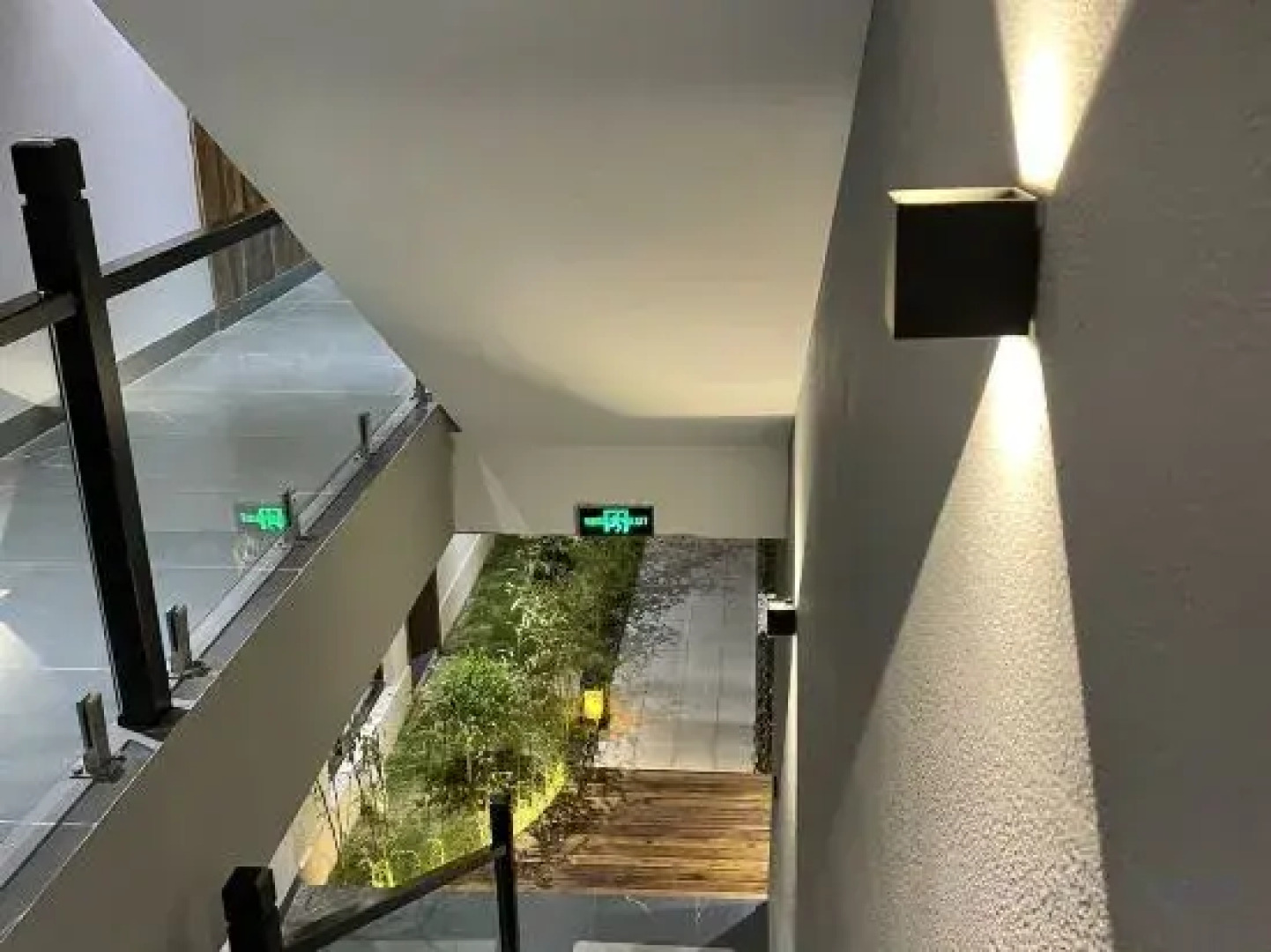 Shiping Longhe Mountain House